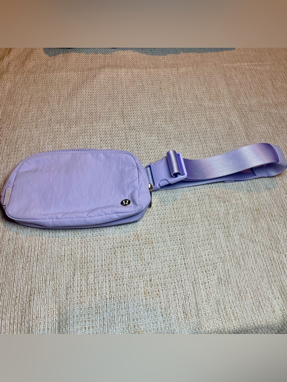 Lululemon Everywhere belt bag 1L lavender purple adjustable strap